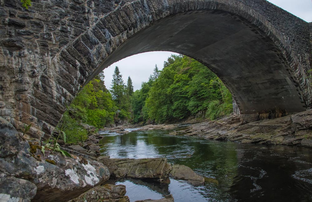 Looking through Invermoriston Bridge arch